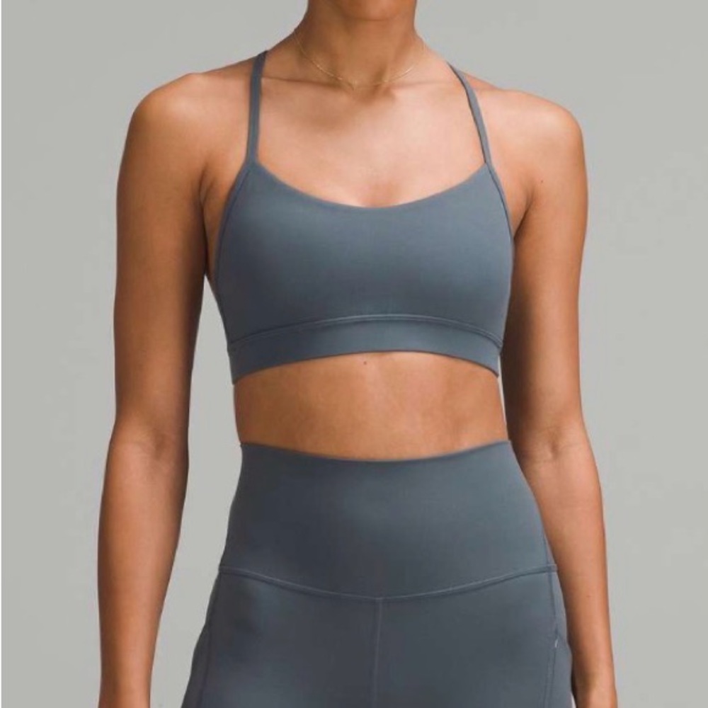 Lululemon Flow Y Bra Nulu *Light Support, A–C Cups
Oil Grey Size 8